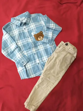 Camicia a quadri azzurra e pantaloni beige bimbo 2