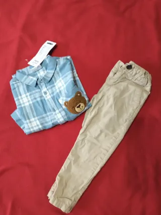 Camicia a quadri azzurra e pantaloni beige bimbo 2