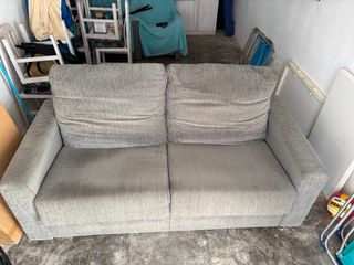 Sofá cama de tela gris