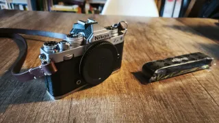 Cámara Nikon Zfc con Objetivo Nikkor Z Dx 18-140mm