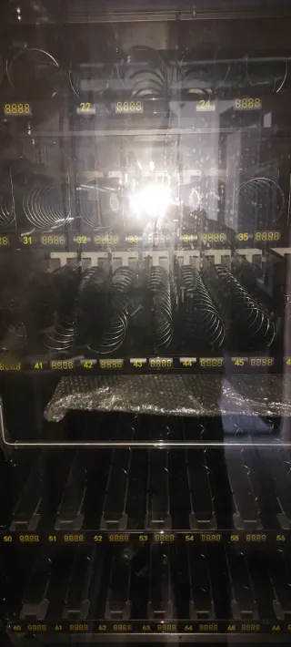 Máquina vending incluye transporte,  servicio inst