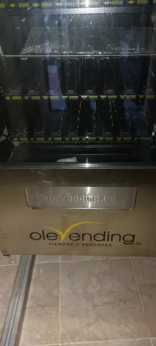 Máquina vending incluye transporte,  servicio inst