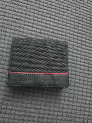Cartera Tommy Hilfiger Negra