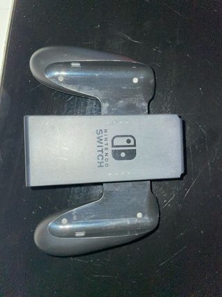 Nintendo Switch con funda y protectores