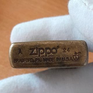 Accendino Zippo invecchiato mai usato