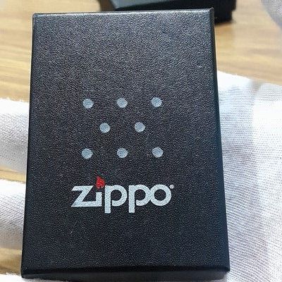 Accendino Zippo invecchiato mai usato