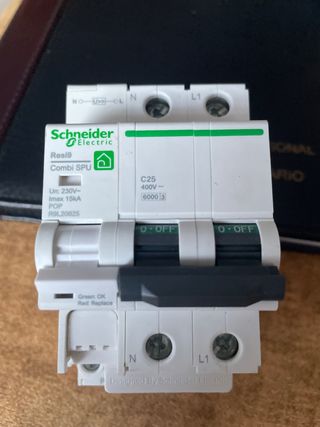 Magnetotérmico Schneider C25/400V Resi9