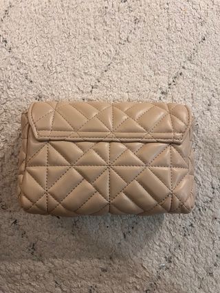 Bolso Zara acolchado cadena dorada
