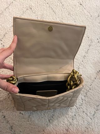 Bolso Zara acolchado cadena dorada