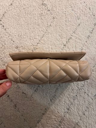 Bolso Zara acolchado cadena dorada