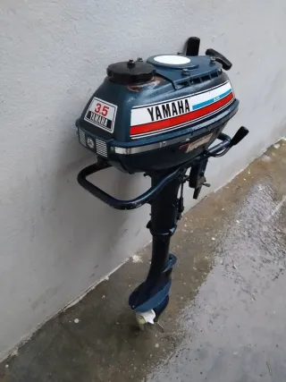 Motor fueraborda Yamaha OIL-100 (para reparar)