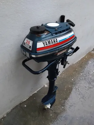 Motor fueraborda Yamaha OIL-100 (para reparar)
