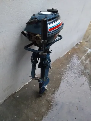 Motor fueraborda Yamaha OIL-100 (para reparar)