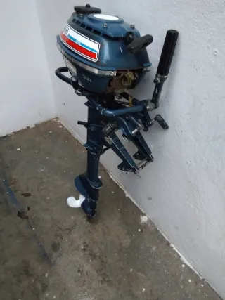 Motor fueraborda Yamaha OIL-100 (para reparar)
