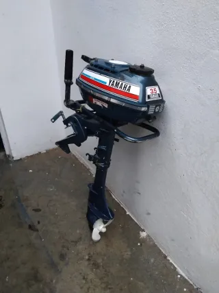 Motor fueraborda Yamaha OIL-100 (para reparar)