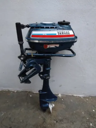 Motor fueraborda Yamaha OIL-100 (para reparar)