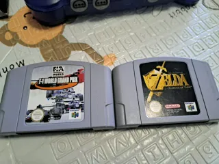 Nintendo 64 A con 2 controller e giochi