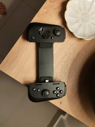 AirPods+ Razer Kishi V2