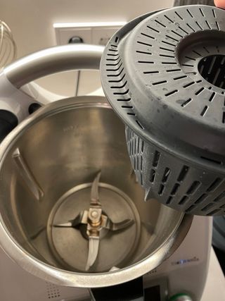 Thermomix TM6 prácticamente nueva.  Tiene garantía