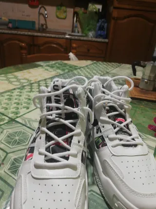 Scarpe da ginnastica unisex bianche e nere