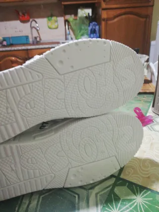 Scarpe da ginnastica unisex bianche e nere