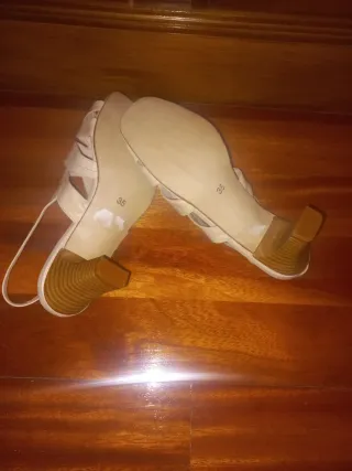 Zapatos de verano beige