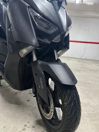 Yamaha XMAX 300 Negra Impecable