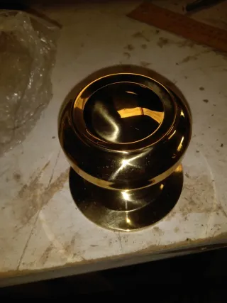 Herrajes y materiales varios de carpintería