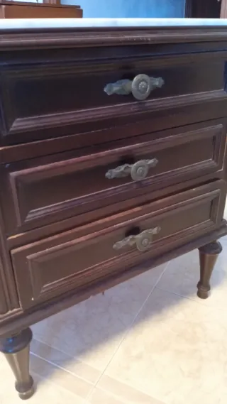 Mesita antigua madera mármol