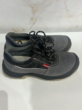 Zapatos de trabajo FAL  talla 39 y 36