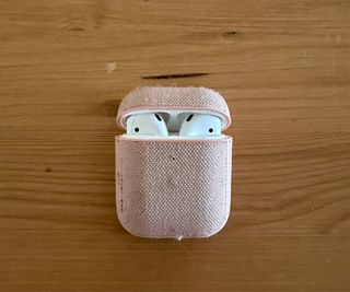 iPhone 15 Pro 128GB + AirPods 1