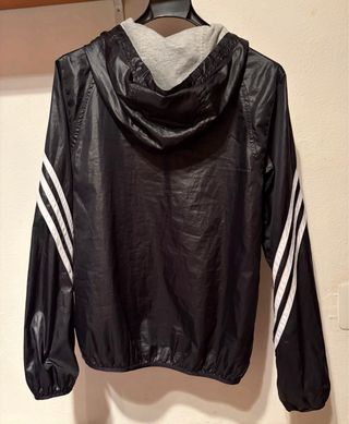 Chaqueta Adidas Negra con Rayas Blancas