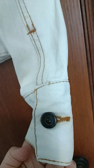 Cazadora vaquera blanca