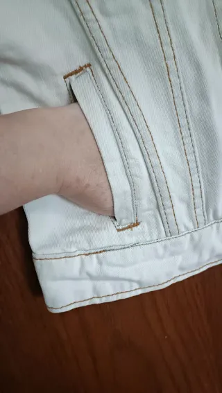 Cazadora vaquera blanca