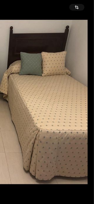 2 Camas con Cabecero y Colcha