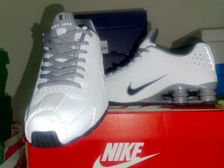 Nike Shox R4 Talla 42 Gris Blanco