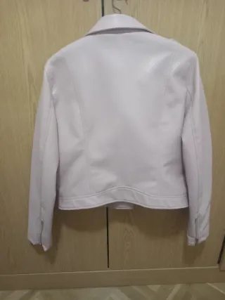 Cazadora rosa estilo motero