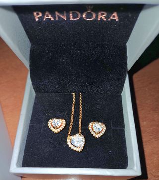 Set Bracciale con charm, collane e orecchini