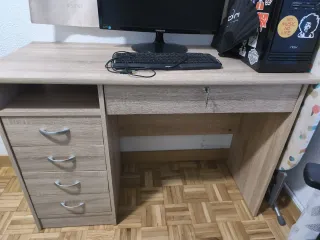 Escritorio madera con cajonera y llave