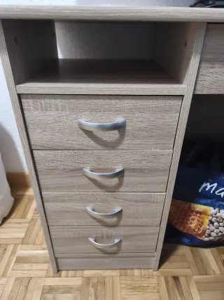 Escritorio madera con cajonera y llave