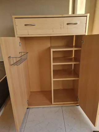 Cómoda madera con cajones