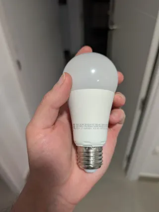 Lámpara de pie IKEA LERSTA + Bombilla LED