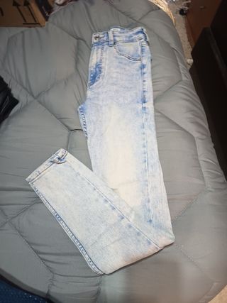 Vendo 6 Pantalones pitillo 4 vaqueros , polipiel