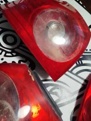 Pilotos Traseros Golf V Originales