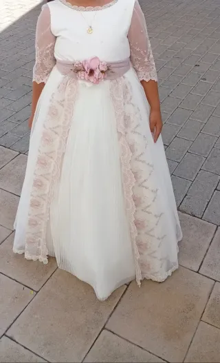 Vestido de comunión blanco y rosa año 2025