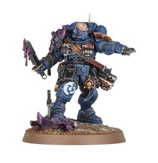 Teniente con combiarma Marines Espaciales