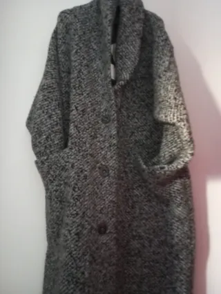 Abrigo de punto jaspeado gris