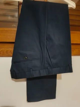 Traje de hombre azul electrico