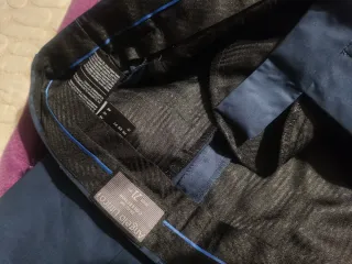 Traje de hombre azul electrico