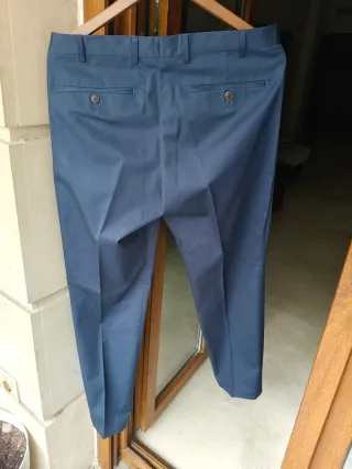 Traje de hombre azul electrico